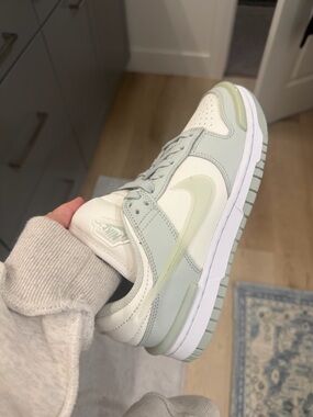 Nike Women’s Low-Top Sneakers in Light Grey/Cream